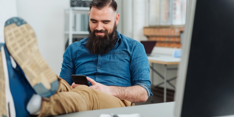 Dalla diffamazione al procedimento disciplinare, le conseguenze dell’uso inappropriato dei social sul lavoro